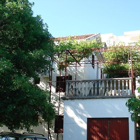 Apartments Aleksic Сутоморе Екстериор снимка