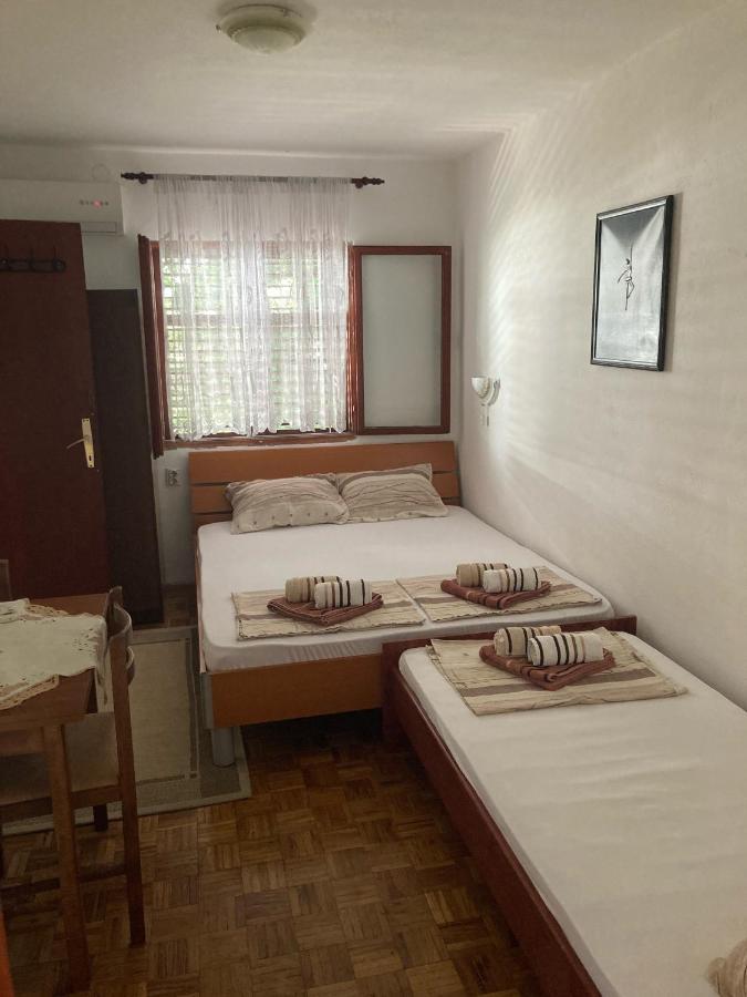 Apartments Aleksic Сутоморе Екстериор снимка