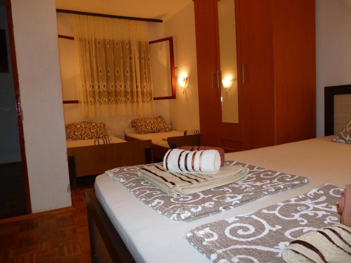 Apartments Aleksic Сутоморе Екстериор снимка