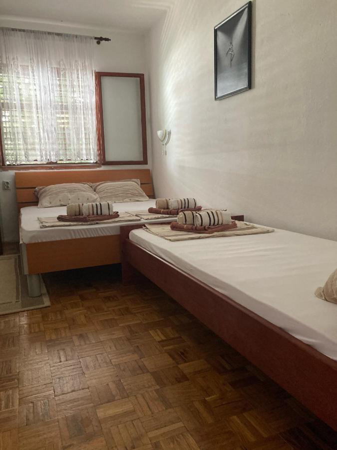 Apartments Aleksic Сутоморе Екстериор снимка