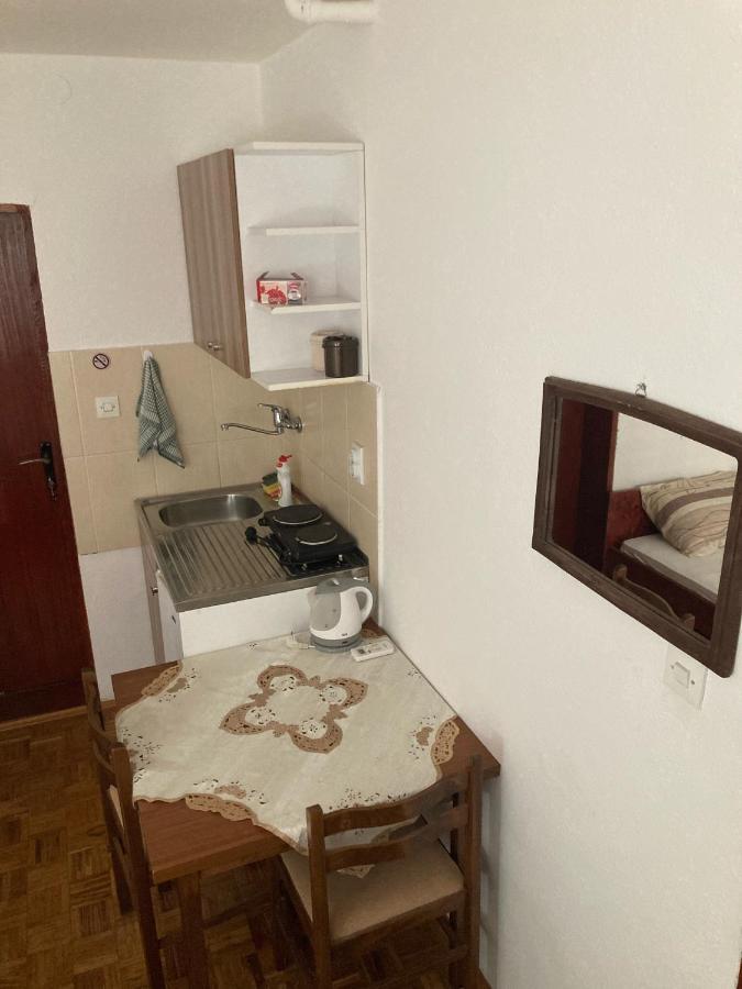Apartments Aleksic Сутоморе Екстериор снимка