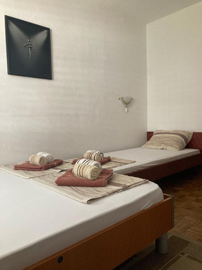 Apartments Aleksic Сутоморе Екстериор снимка