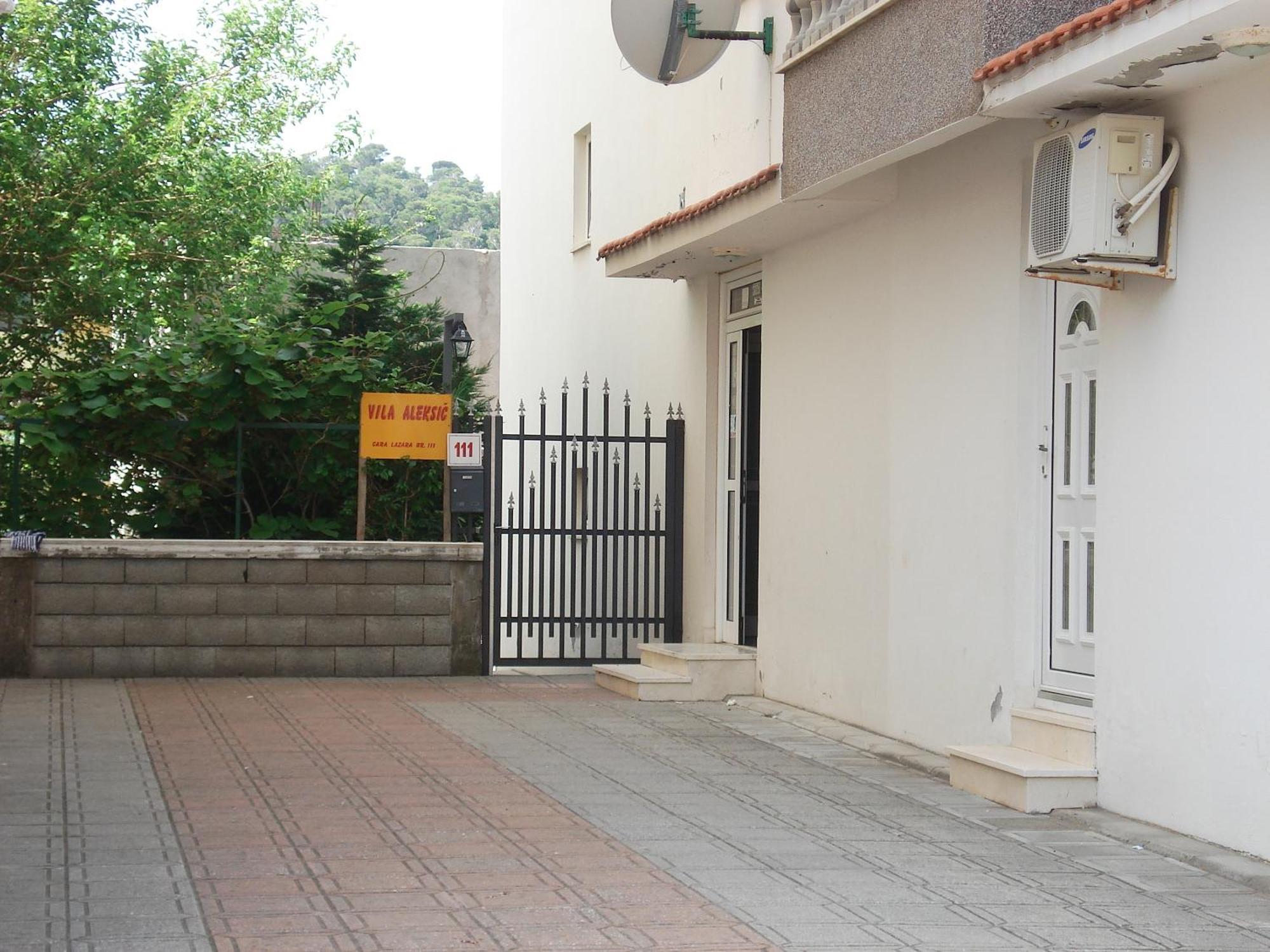 Apartments Aleksic Сутоморе Екстериор снимка