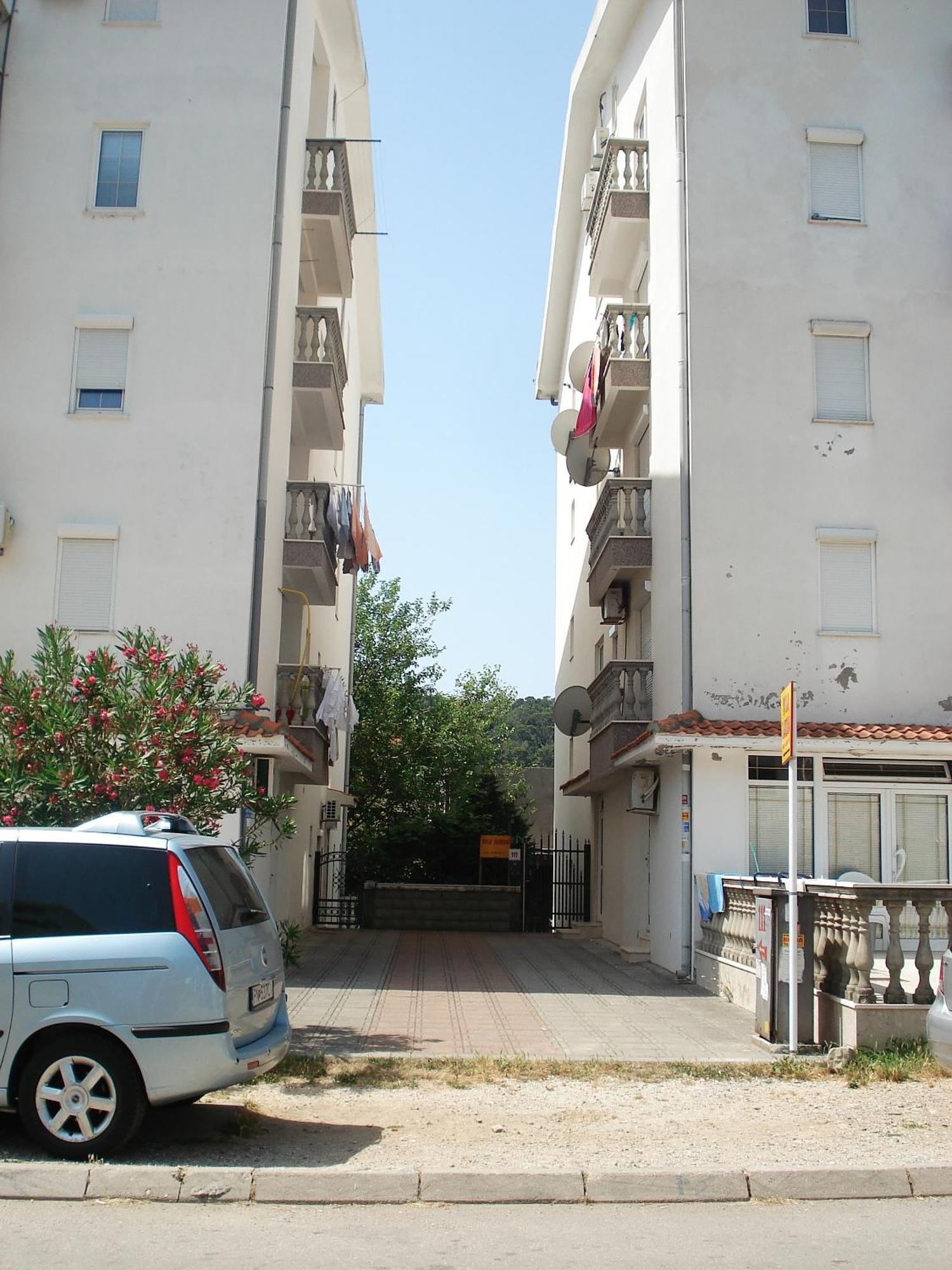 Apartments Aleksic Сутоморе Екстериор снимка