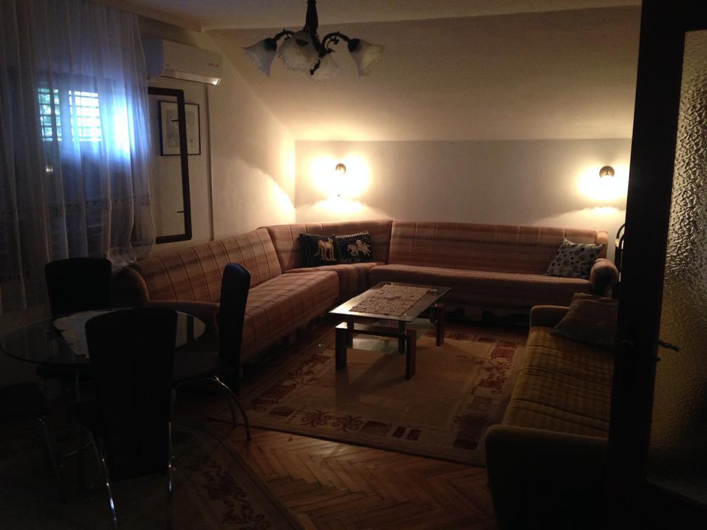 Apartments Aleksic Сутоморе Екстериор снимка