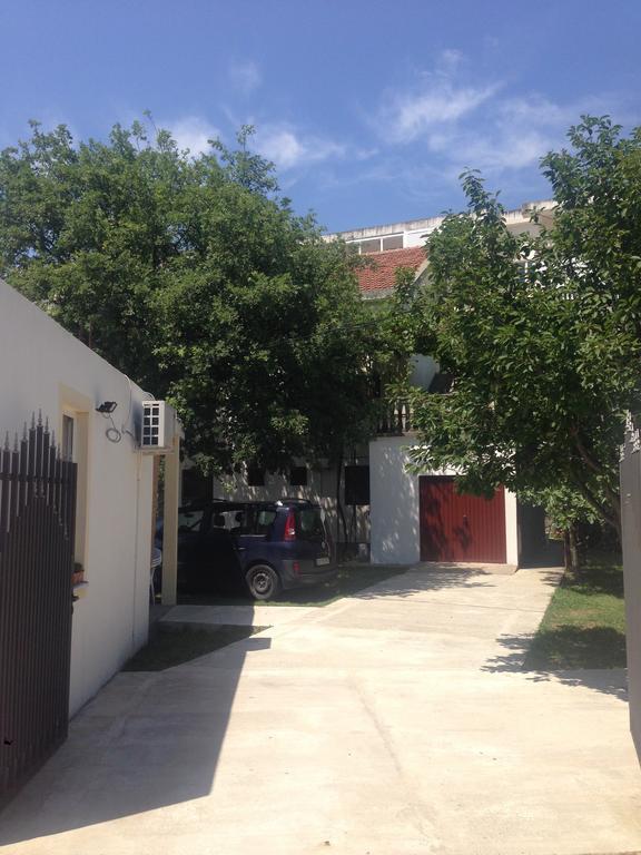Apartments Aleksic Сутоморе Екстериор снимка