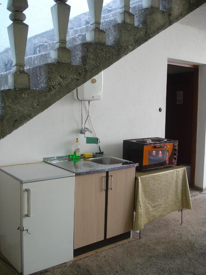 Apartments Aleksic Сутоморе Екстериор снимка